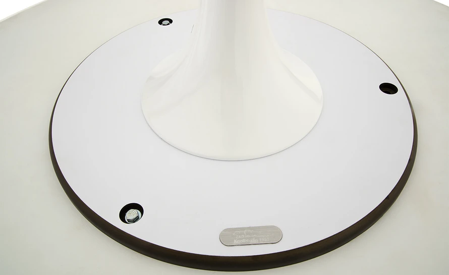 Saarinen Outdoor Round Dining Table 7 Saarinen Outdoor Round Dining Table - Image 5